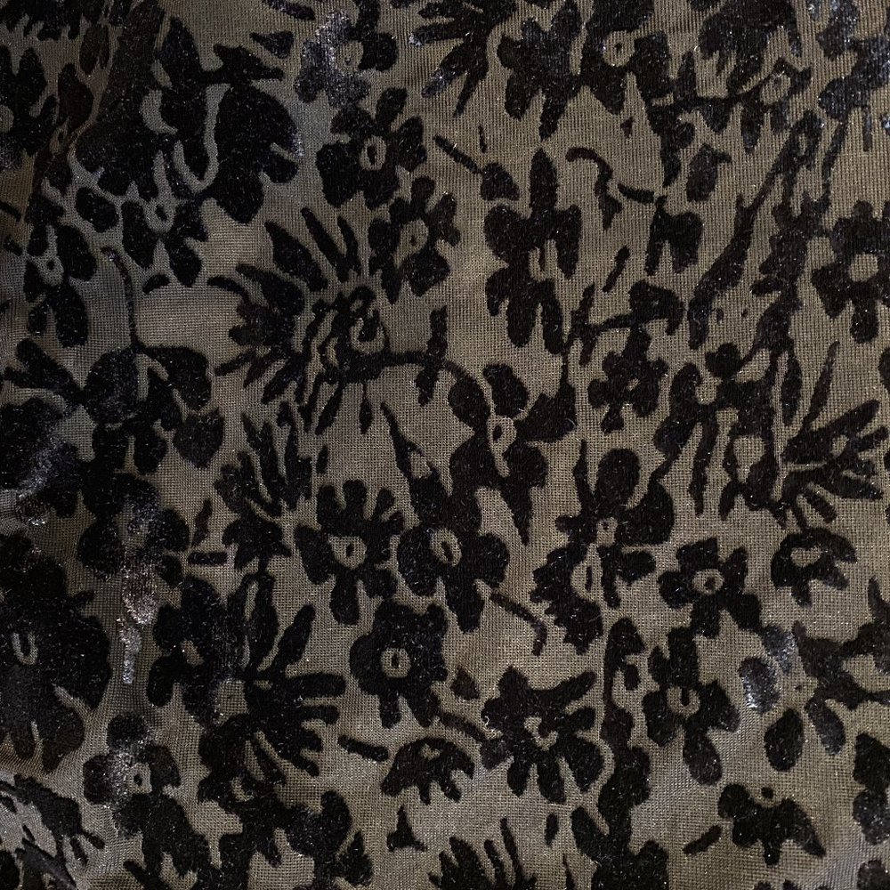 Urban Outfitters Black Velvet Crop Cami - Picture 8 of 11